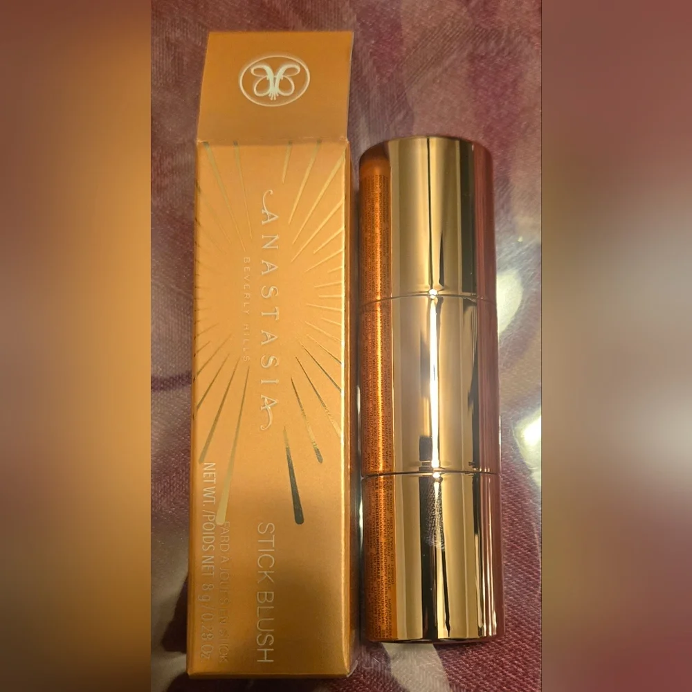 Anastasia Beverly Hills Cream Stick Blush with Applicator (Shade: Peachy Keen)